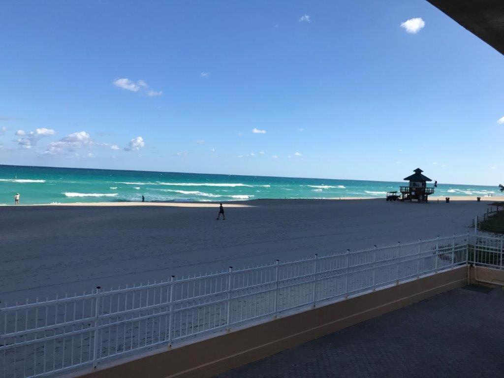 Sahara Beach Club Sunny Isles Beach Exterior photo